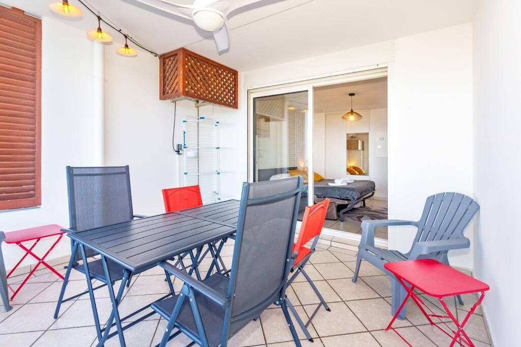 Oceanides - Studio Renove Avec Magnifique Vue Mer - Saint-Gilles-Les-Bains Buitenkant foto